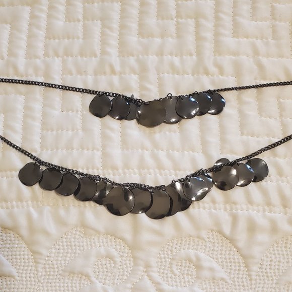 Black Metal Jingly Disc Necklace 15-18" - Picture 5 of 6
